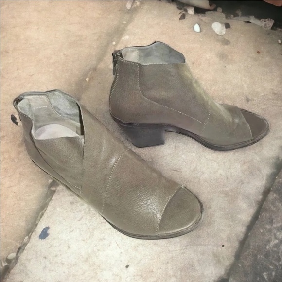 Eileen Fisher Ink Ankle Booties 7 VINTAGE Gray Pebbled Leather Zip Back NIB - Picture 4 of 16